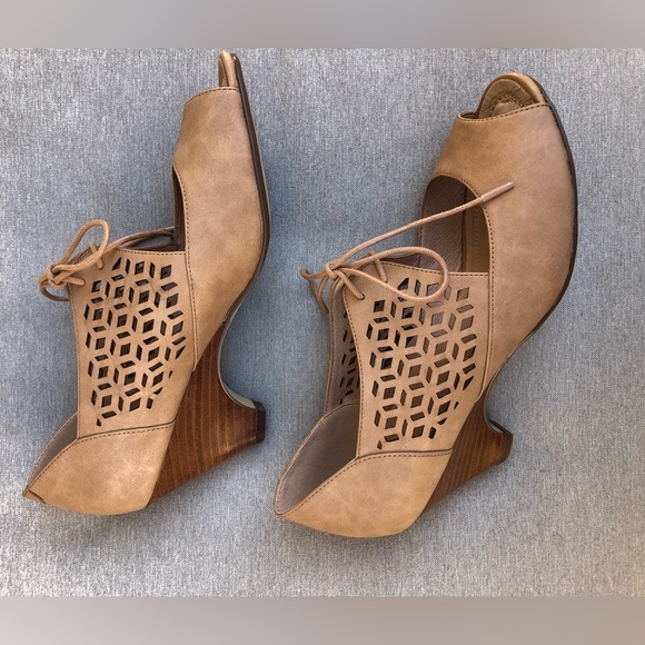 Brand New Nine West Open Toe Pump - Picture 3 of 8